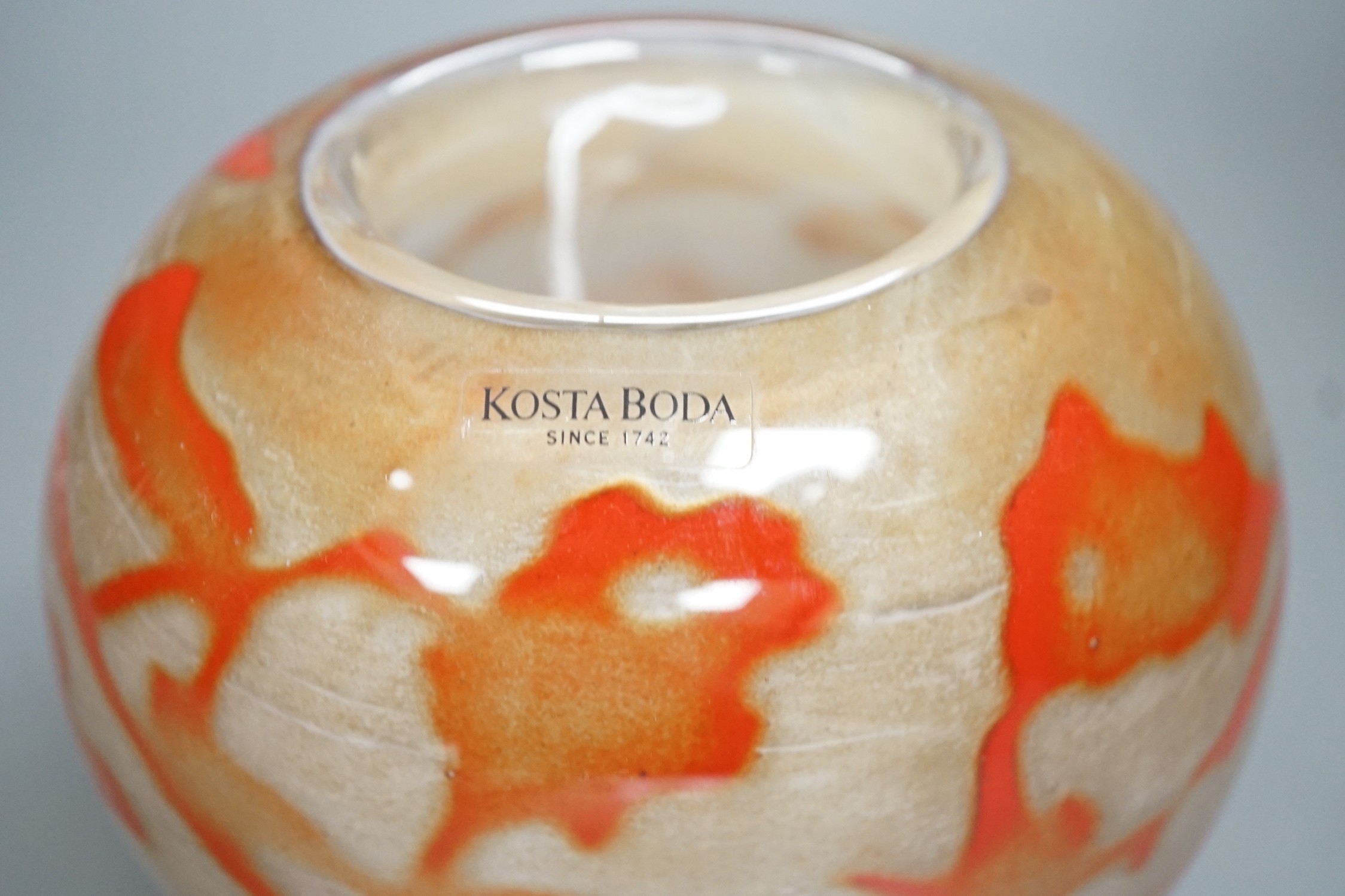 A Kosta Boda Olle Brozén studio glass vase 16cm.